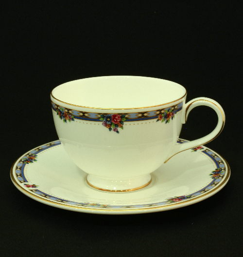 ロイヤルドルトン Lady Bedford　カップ＆ソーサー